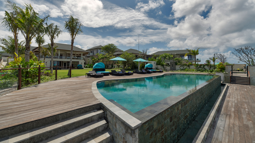 Pandawa Cliff Estate -  Villa Rose - Pool and villa